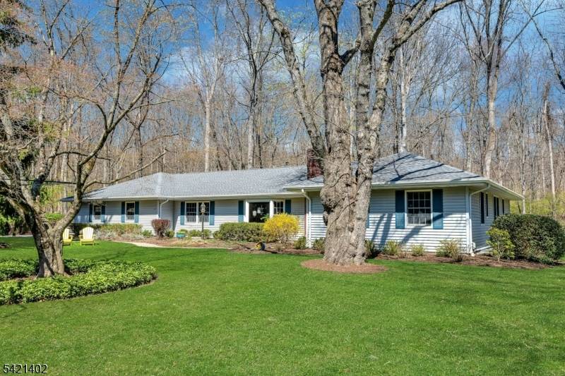 25 Yorke Rd, Mountain Lakes Boro, NJ 07046