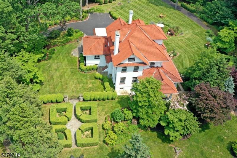 44 Manor Dr, Bernards Twp., NJ 07920