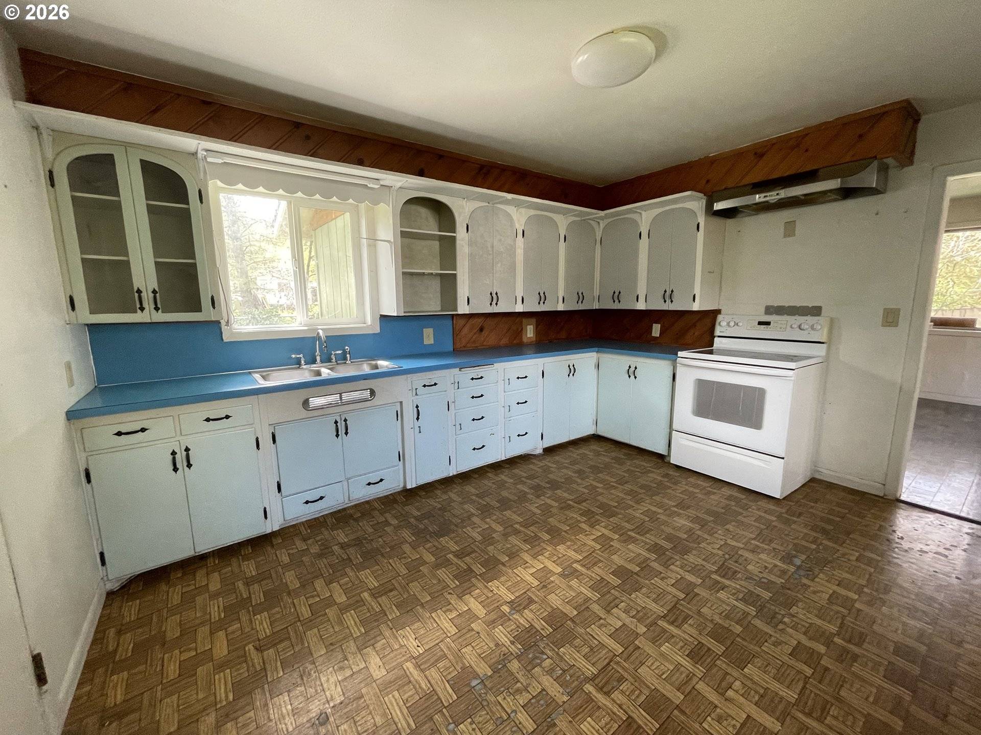 911 NE NEWTON CREEK RD, Roseburg, OR 97470