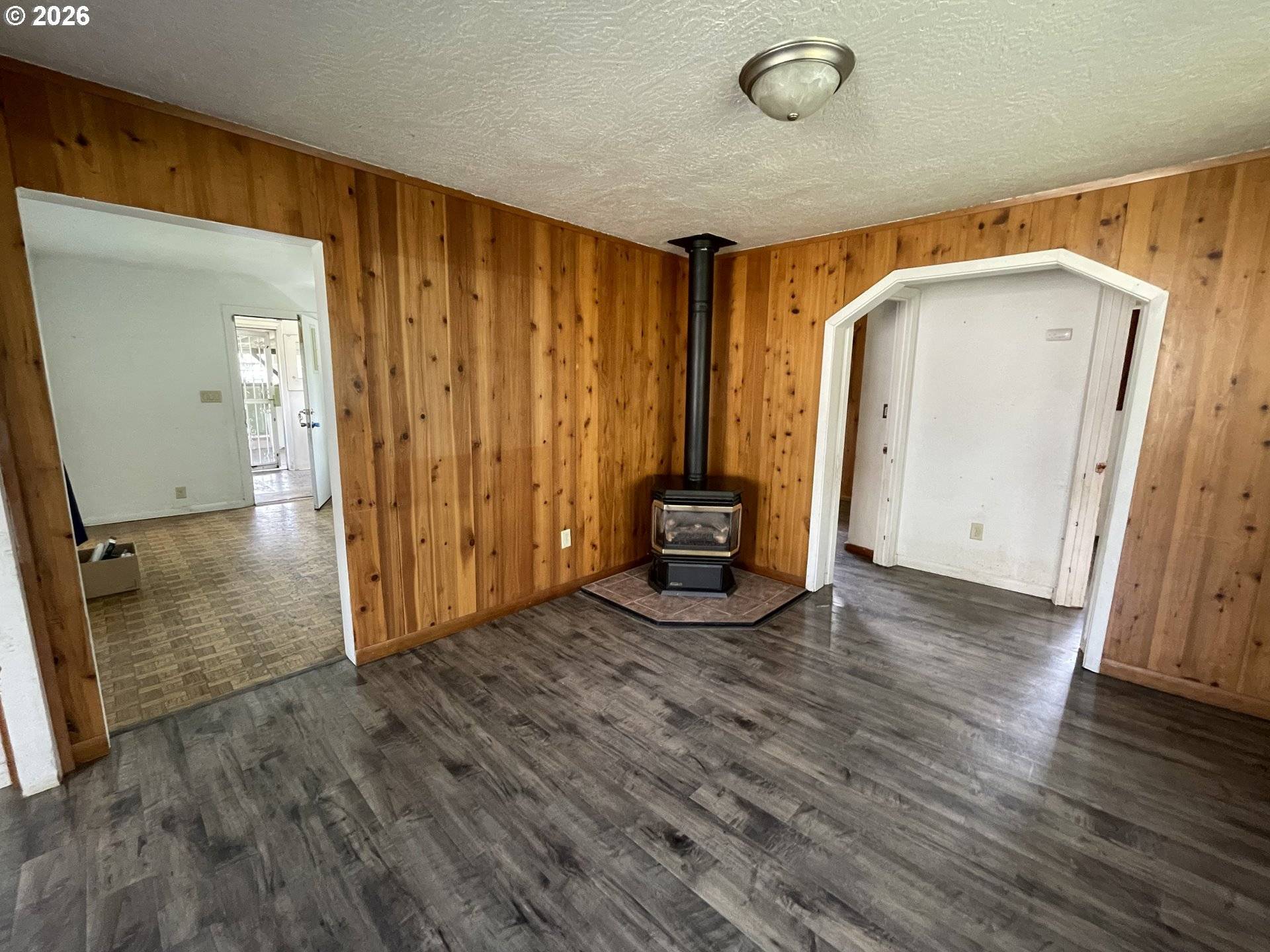 911 NE NEWTON CREEK RD, Roseburg, OR 97470