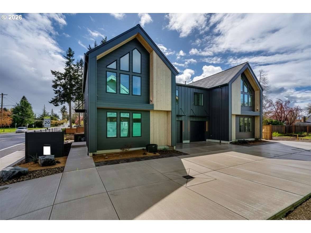 2624 GILHAM RD, Eugene, OR 97408