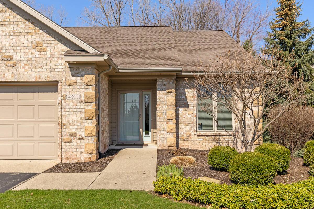 4911 Faringdom Grove DR, Blendon Twp, MI 49426
