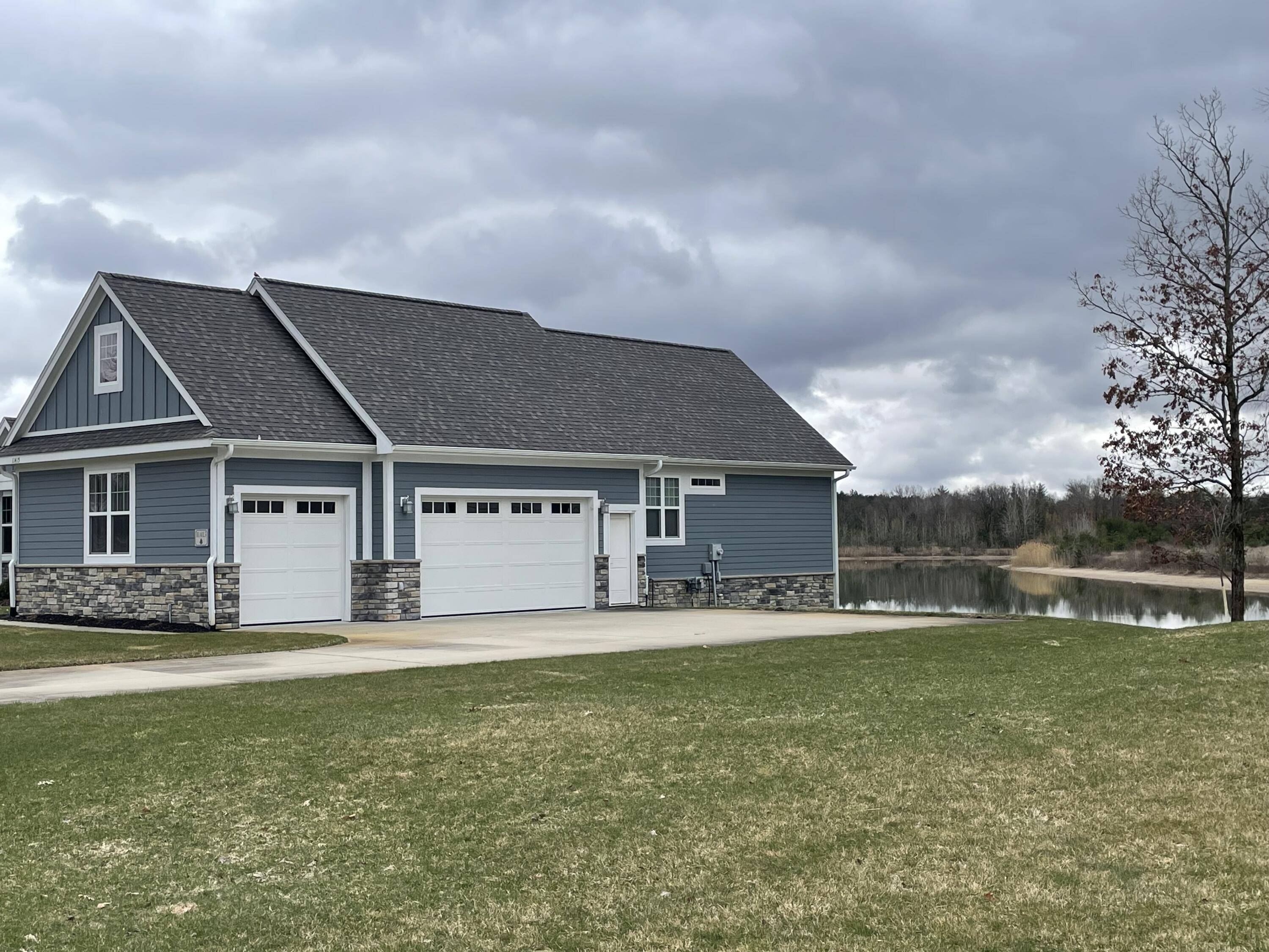 11415 Killarney DR, Morton Twp, MI 49346