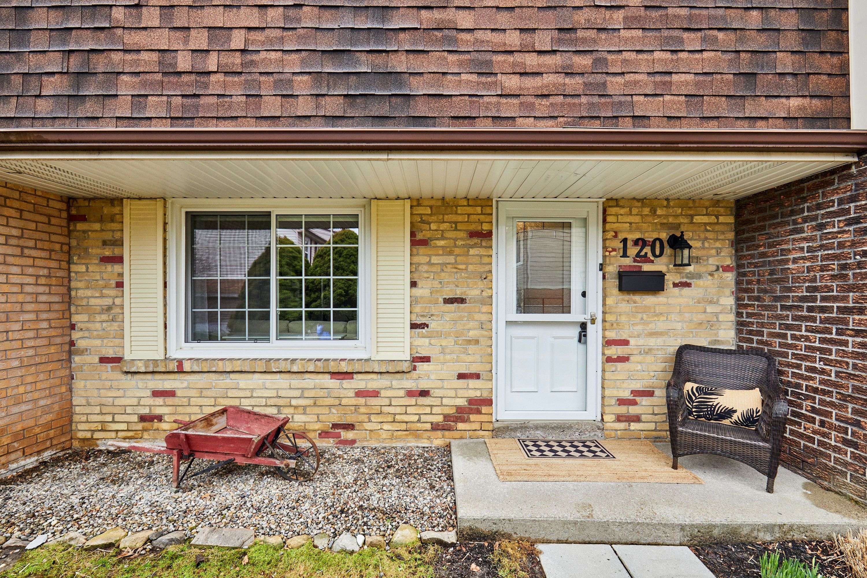 150 Palmdale DR #120, Toronto E05, ON M1T 3M7