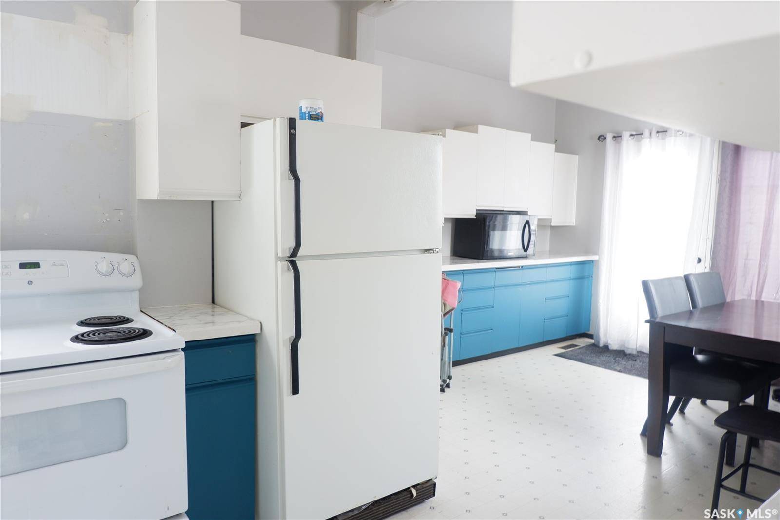 405 4th AVENUE E, Assiniboia, SK S0H 0B0