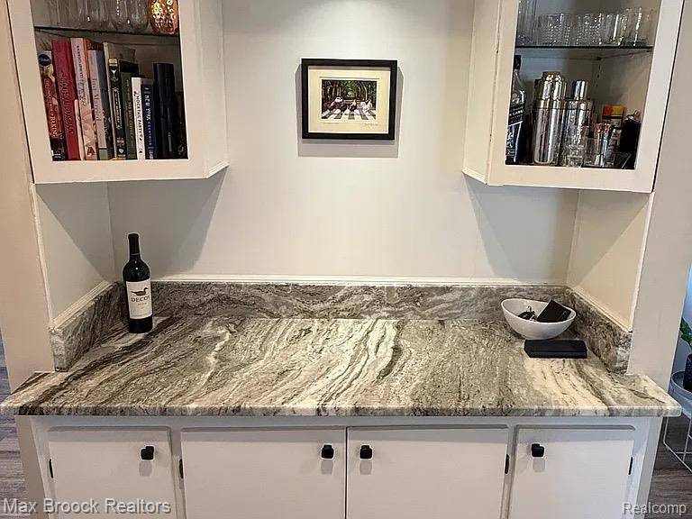 42556 Plymouth Hollow DR, Plymouth Charter Township, MI 48170