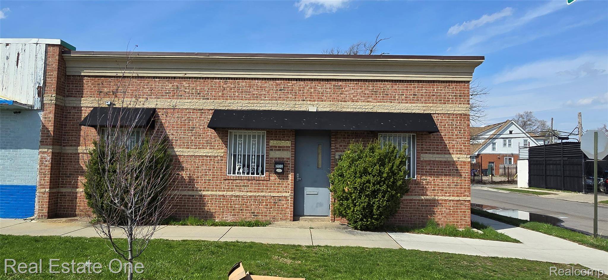 16000 W Warren AVE, Detroit, MI 48228