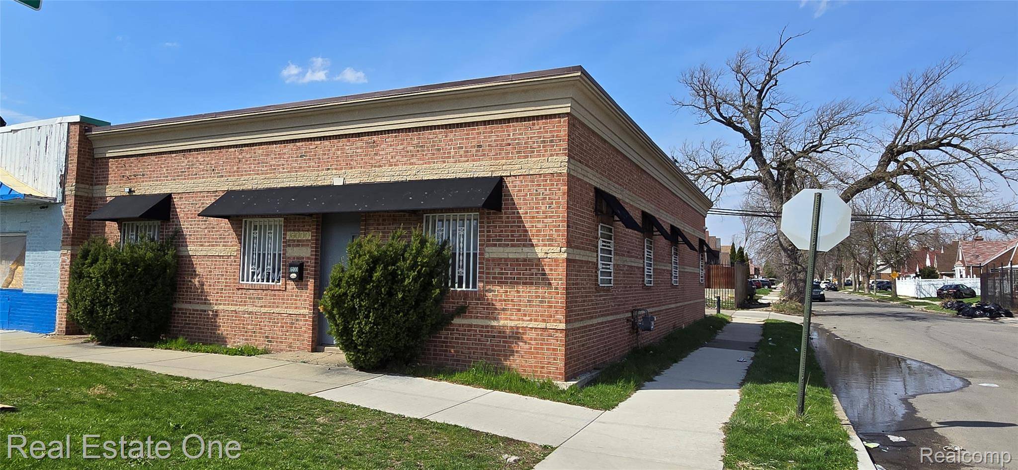 16000 W Warren AVE, Detroit, MI 48228