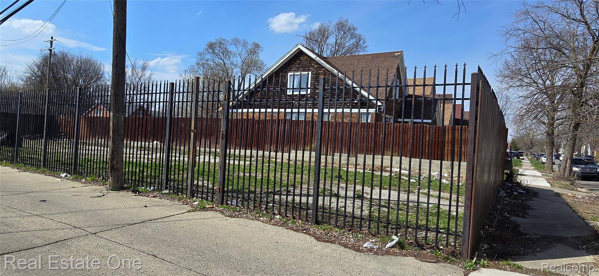 16000 W Warren AVE, Detroit, MI 48228