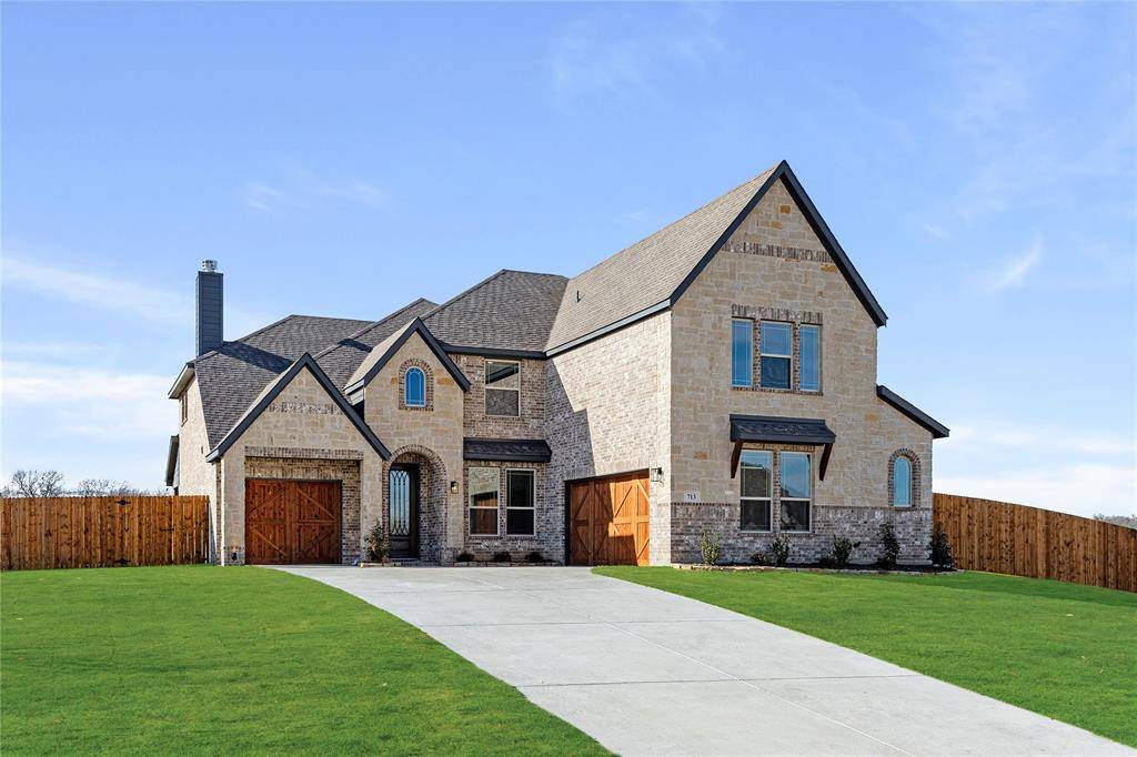 713 Serenity Lane, Red Oak, TX 75154