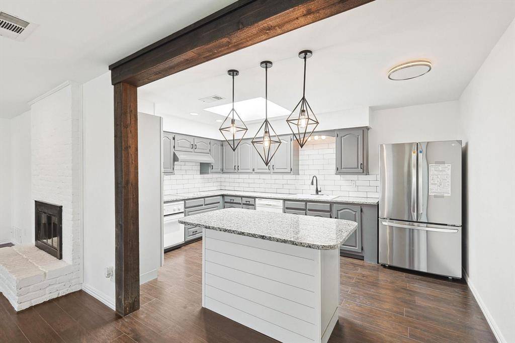 2201 Jamestown Court, Carrollton, TX 75006