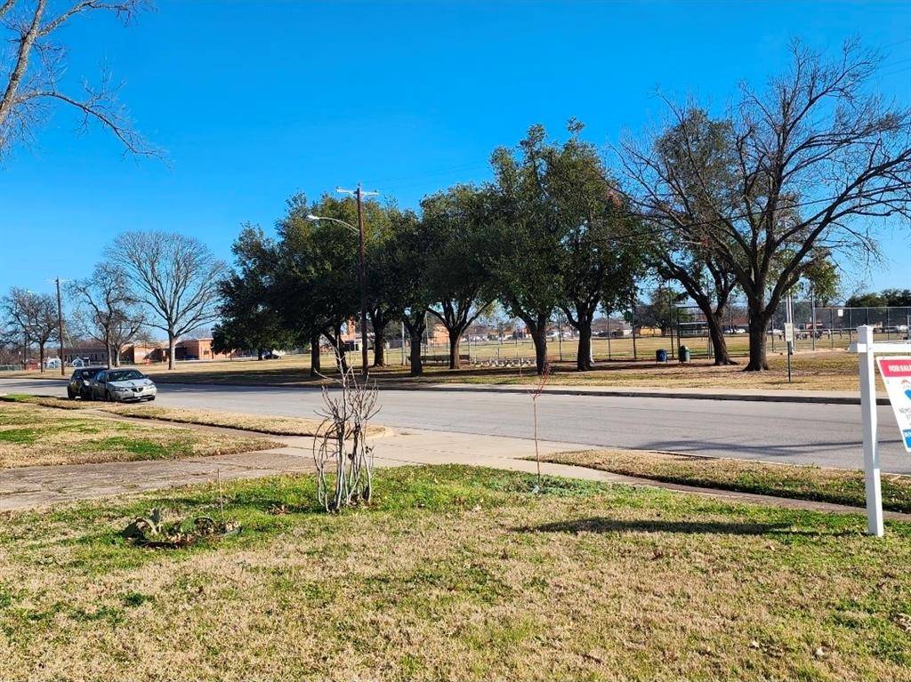 8715 Fairhaven Lane, Dallas, TX 75227