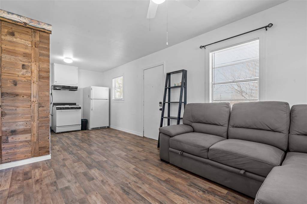 1231 W Bishop Street, Weatherford, TX 76086