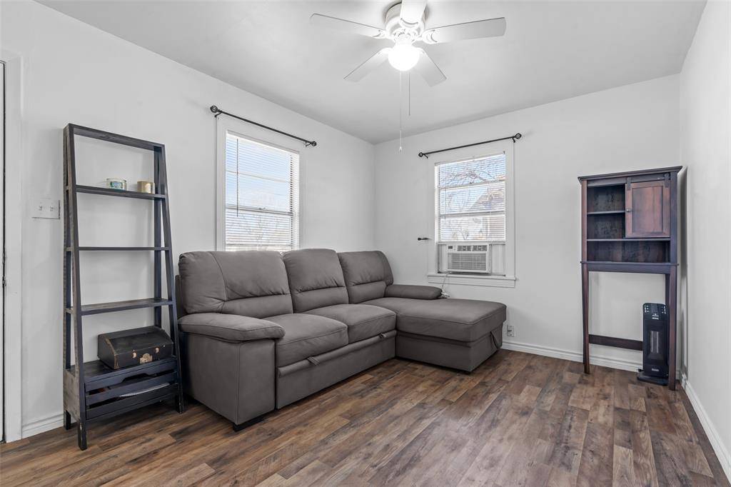 1231 W Bishop Street, Weatherford, TX 76086