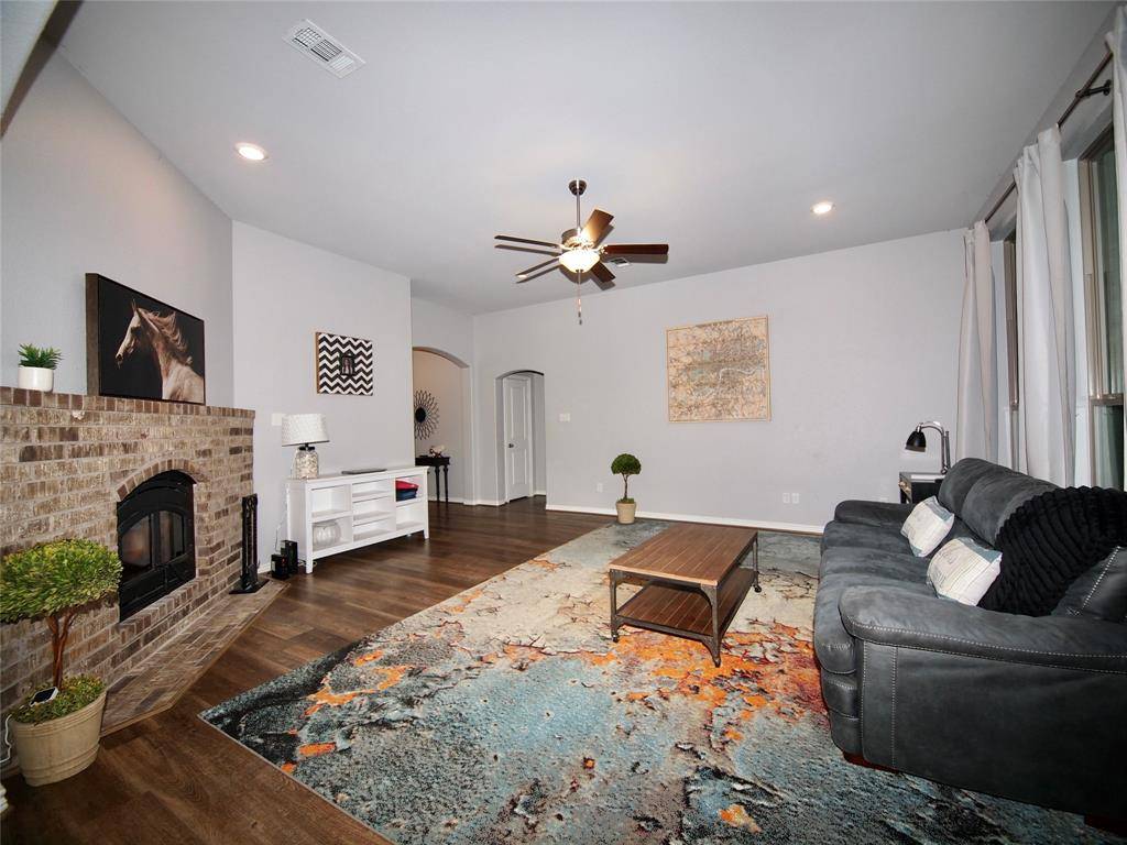 816 N College Street, Bryson, TX 76427