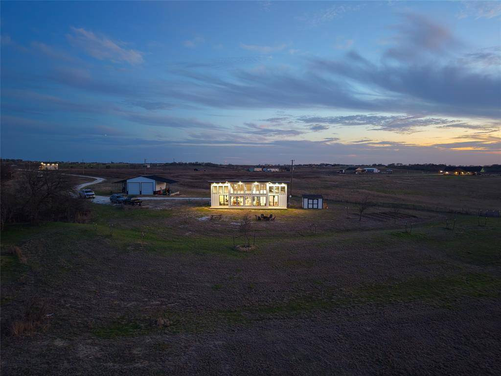 232 Hcr 2302, Abbott, TX 76621