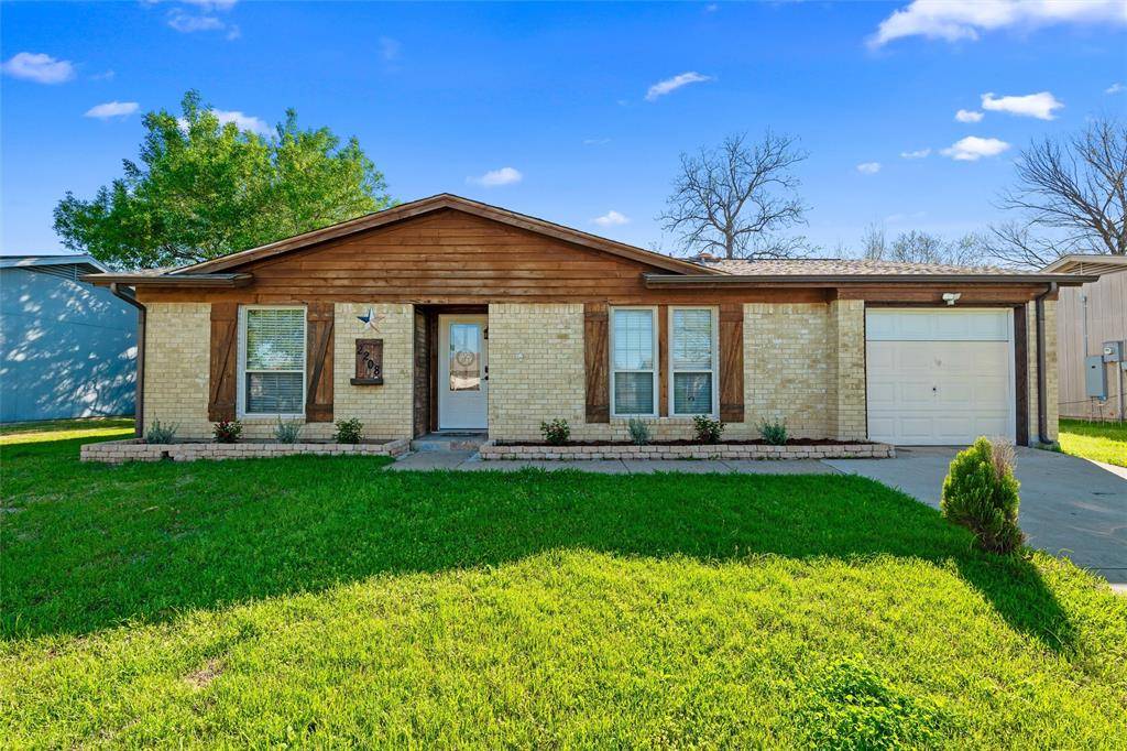 2208 Biscayne Drive W, Irving, TX 75060