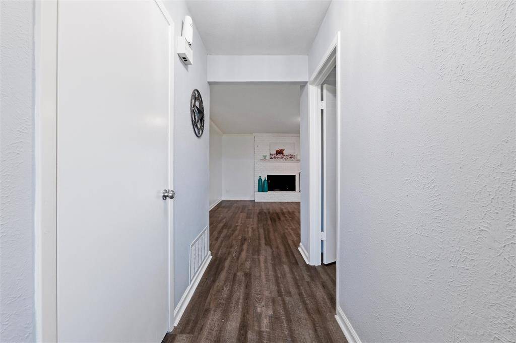 2208 Biscayne Drive W, Irving, TX 75060