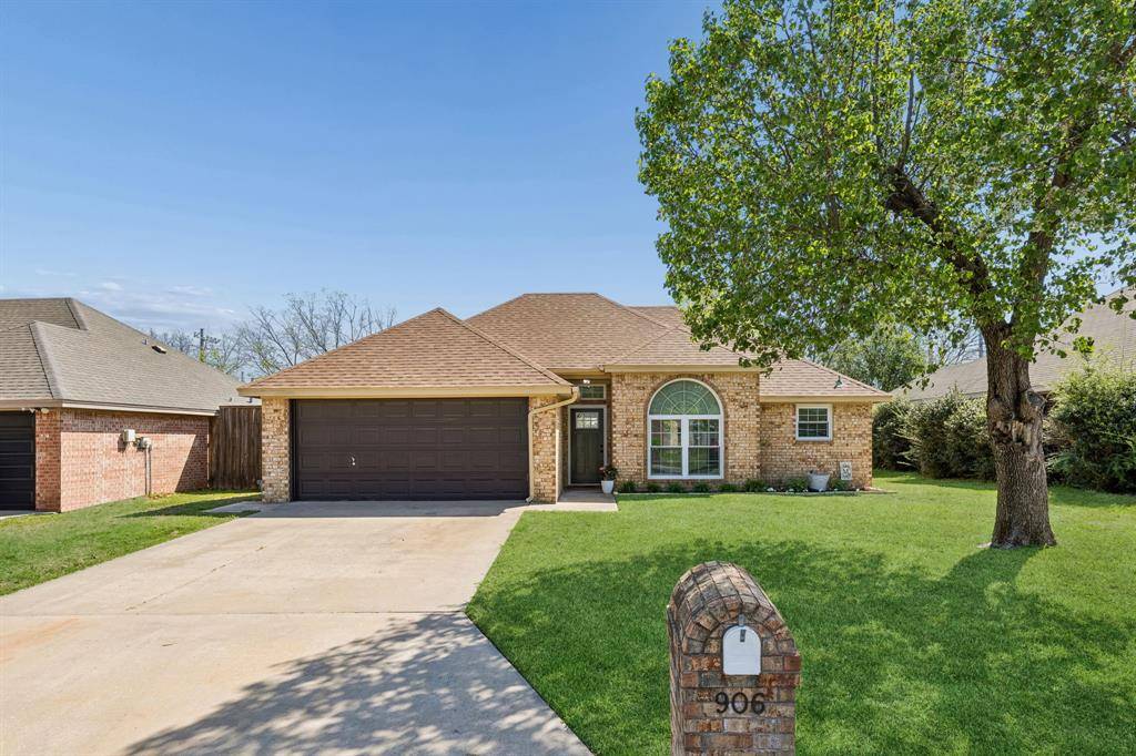 906 Bayfield Drive, Denton, TX 76209