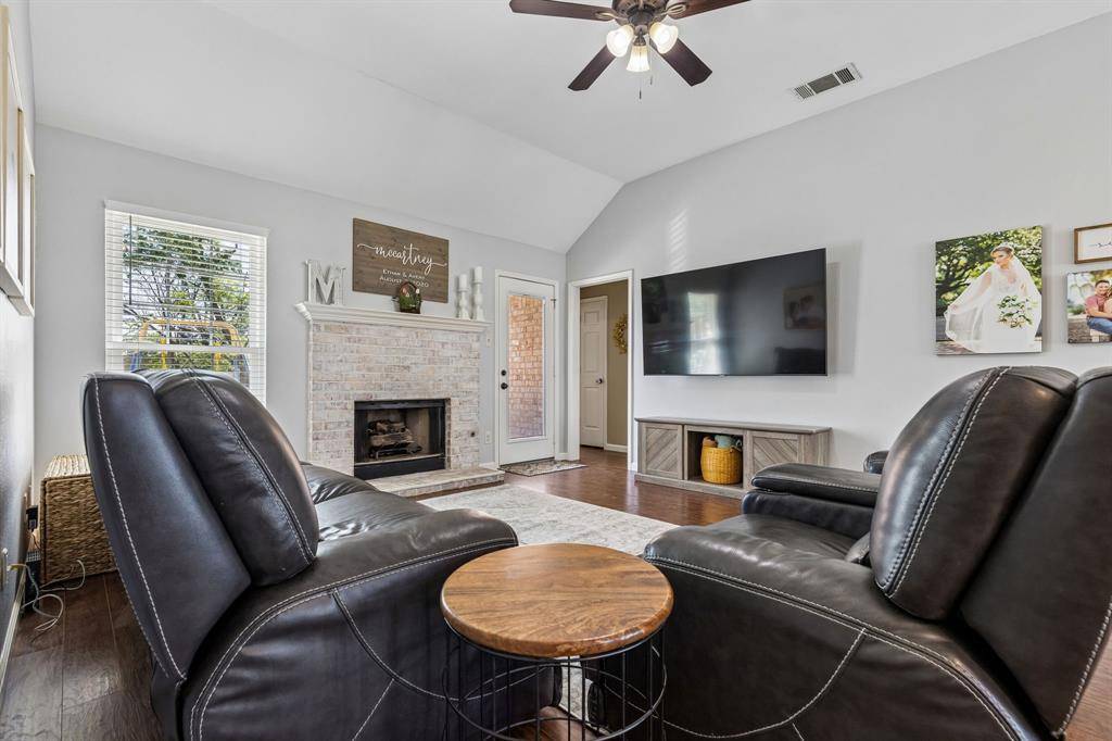 906 Bayfield Drive, Denton, TX 76209