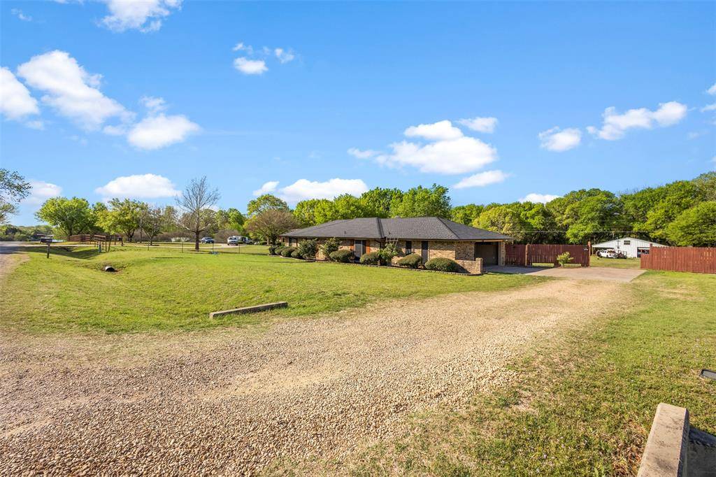 1108 Lakefront Drive, Waxahachie, TX 75165