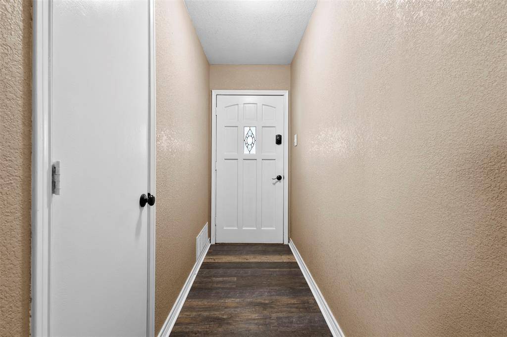 1108 Lakefront Drive, Waxahachie, TX 75165