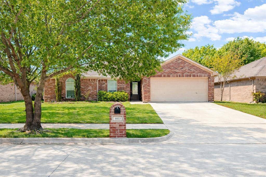 933 Sherry Lane, Saginaw, TX 76179