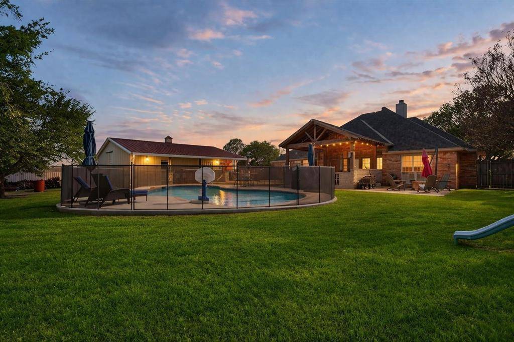 16036 University Drive, Forney, TX 75126