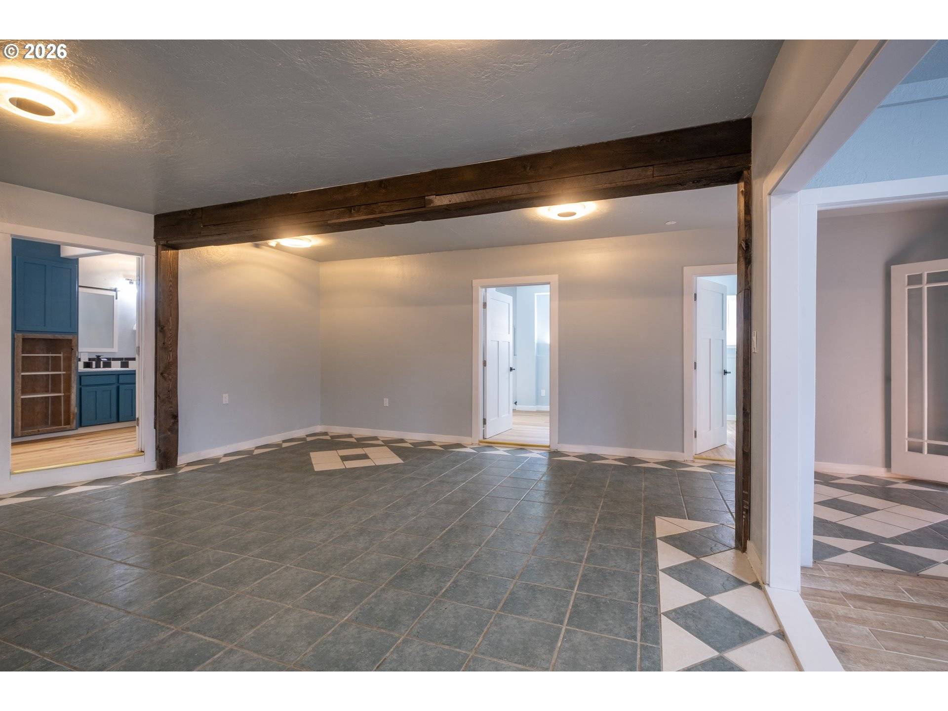 432 N YODEL LN, Otis, OR 97368