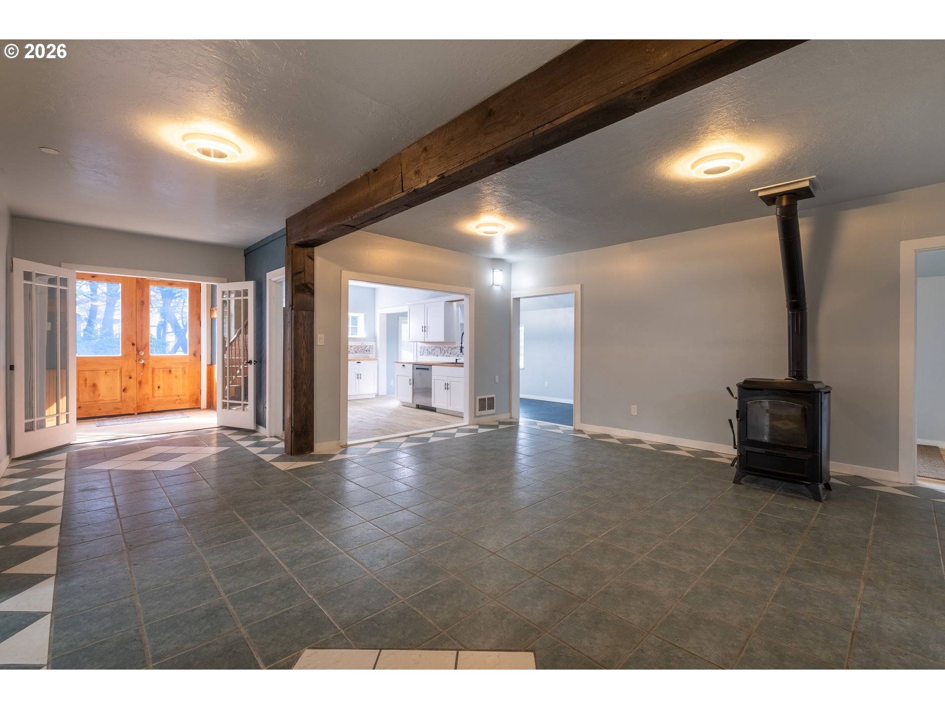 432 N YODEL LN, Otis, OR 97368