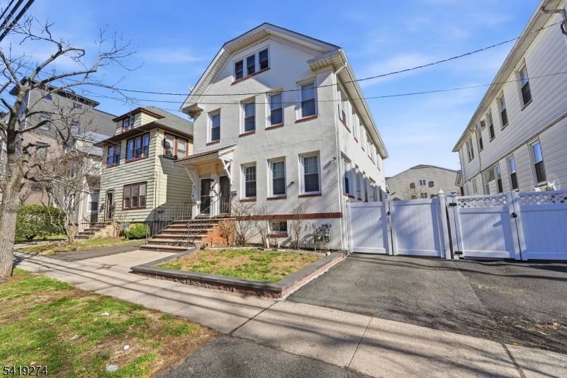 103 W Price St, Linden City, NJ 07036