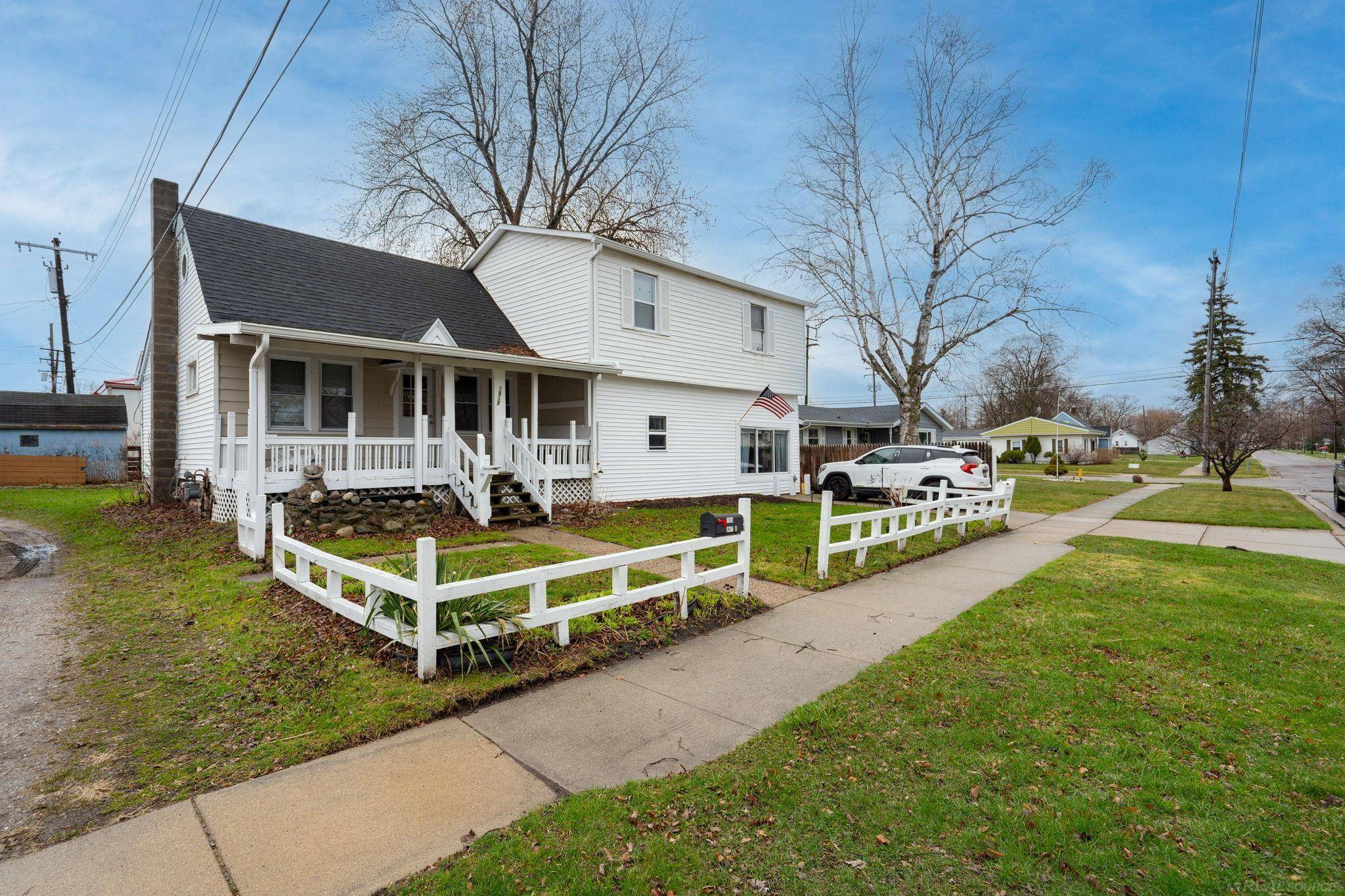 1918 Minnie ST, Port Huron, MI 48060