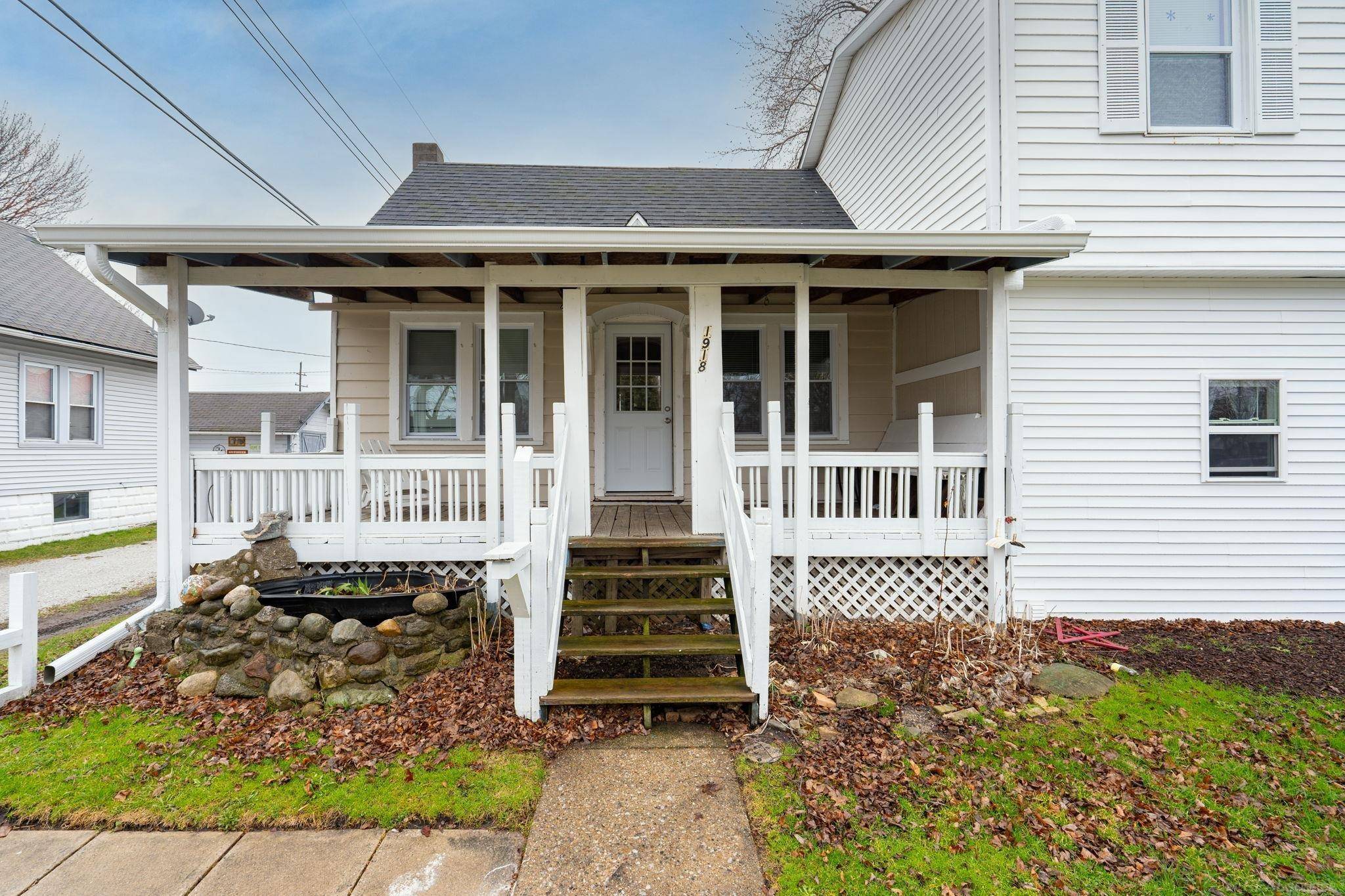 1918 Minnie ST, Port Huron, MI 48060