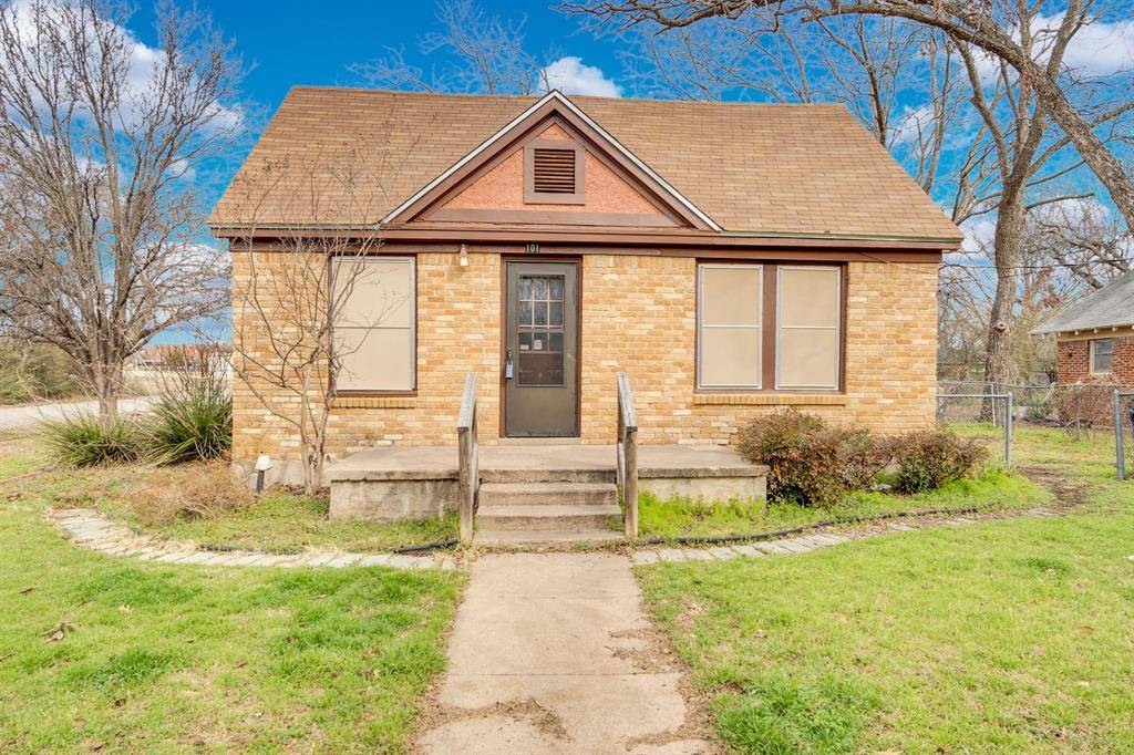 101 E Miller Street, Burleson, TX 76028