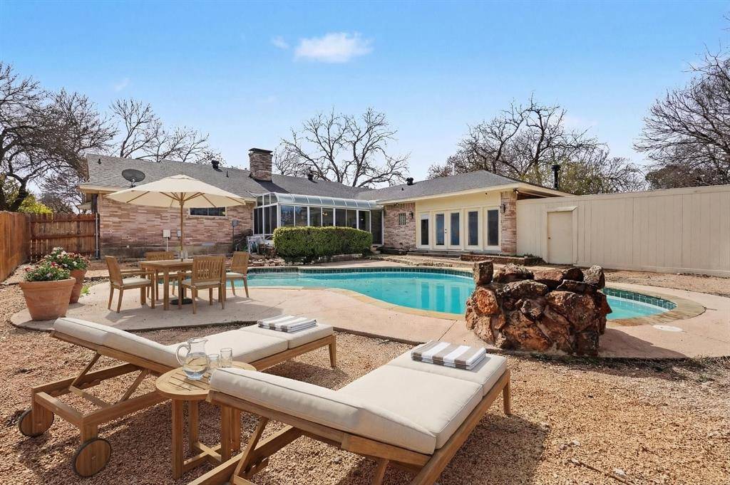 531 Brook Valley Lane, Dallas, TX 75232