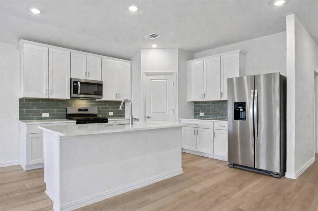 714 Leavenworth Drive, Princeton, TX 75071