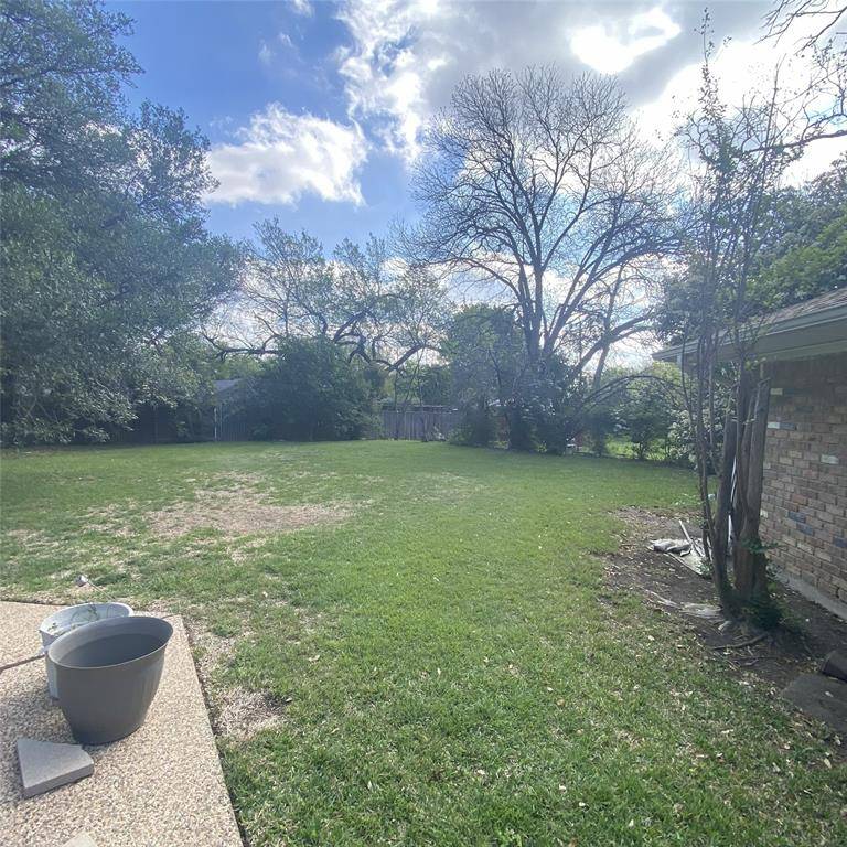 5950 Ashford Court, Fort Worth, TX 76133