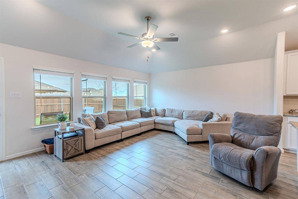 9000 Flying Eagle Lane, Fort Worth, TX 76131