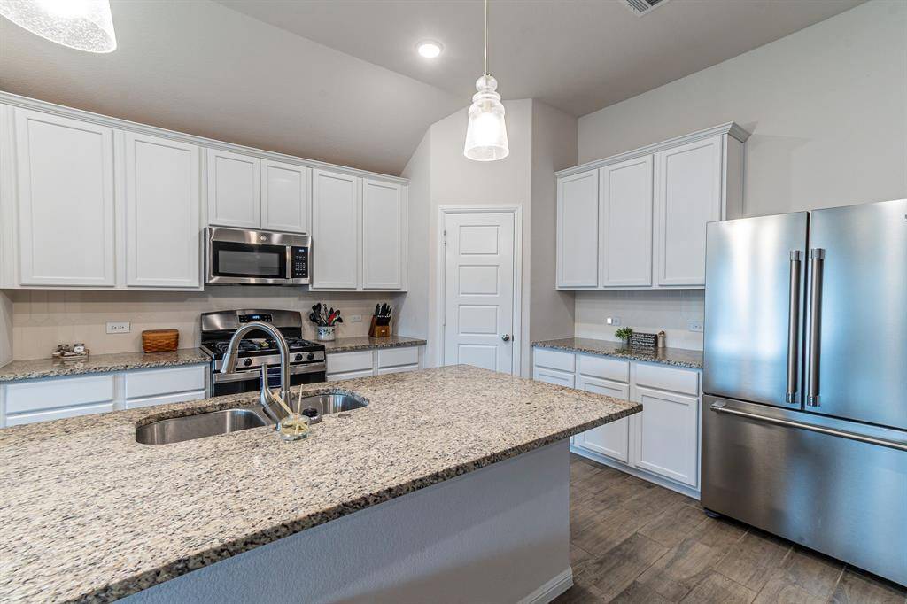 9000 Flying Eagle Lane, Fort Worth, TX 76131