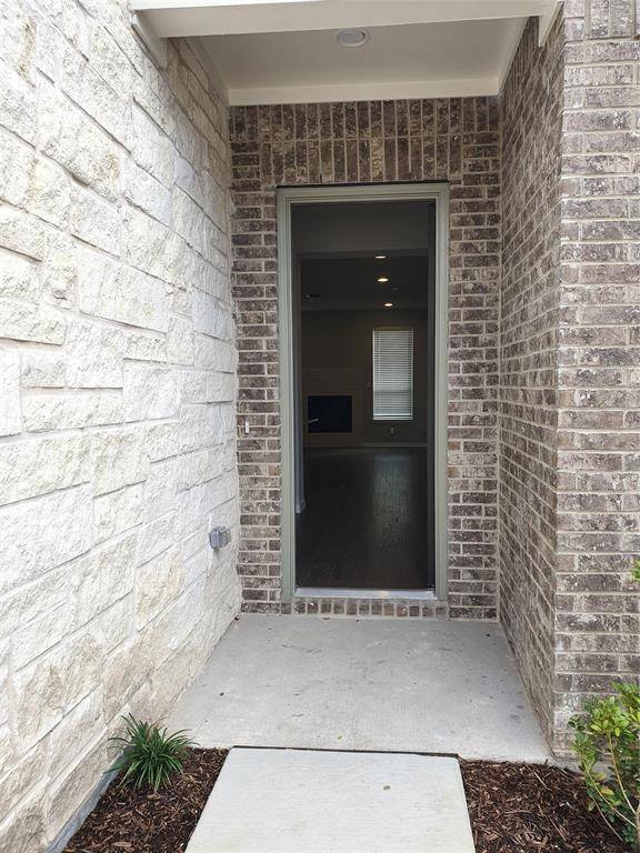 8266 Primrose Way, Dallas, TX 75252