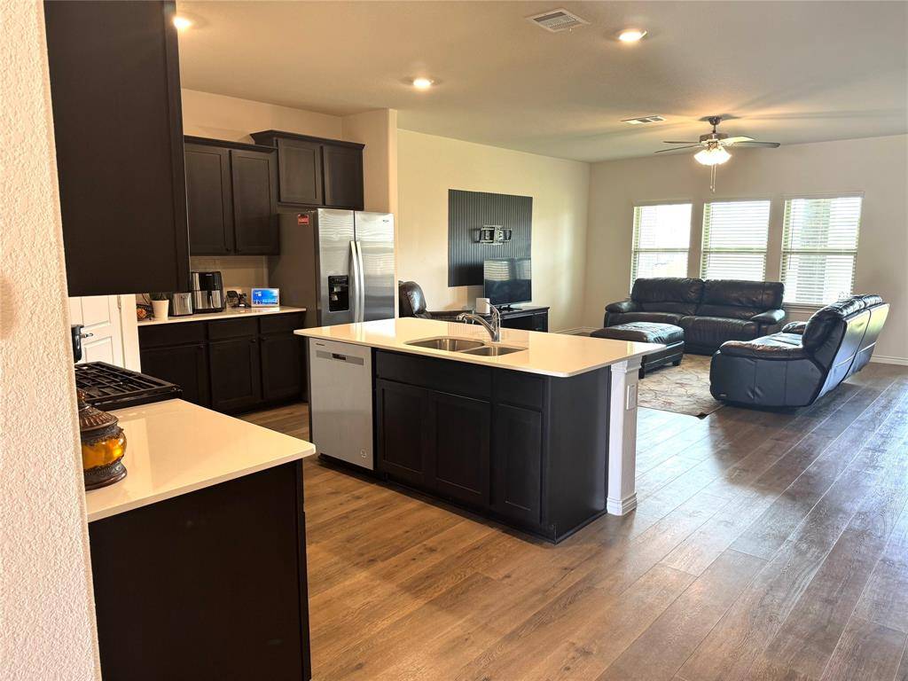 10101 Sunnyview Lane, Aubrey, TX 76227