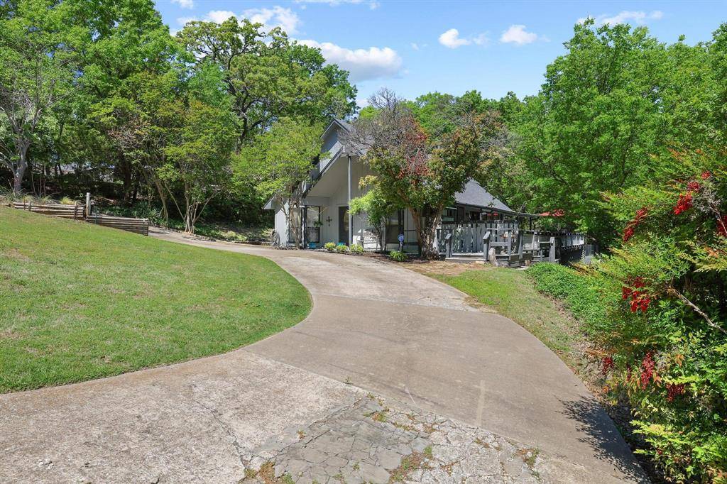 325 Lakewood Lane, Pottsboro, TX 75076