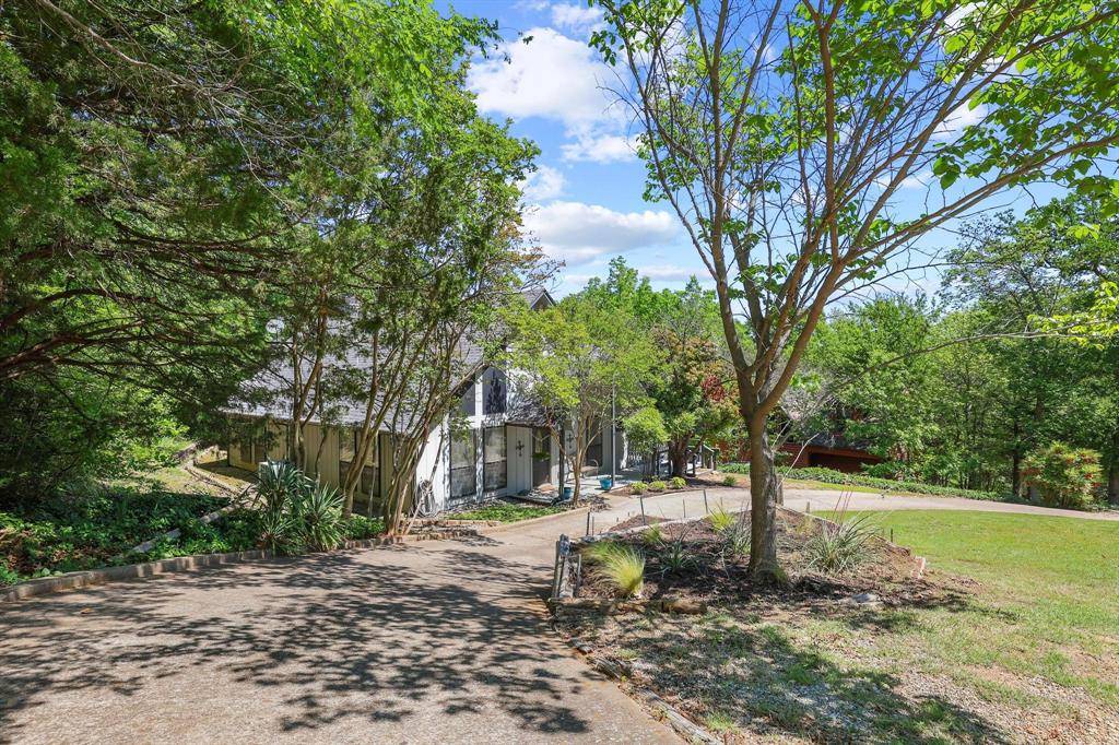 325 Lakewood Lane, Pottsboro, TX 75076