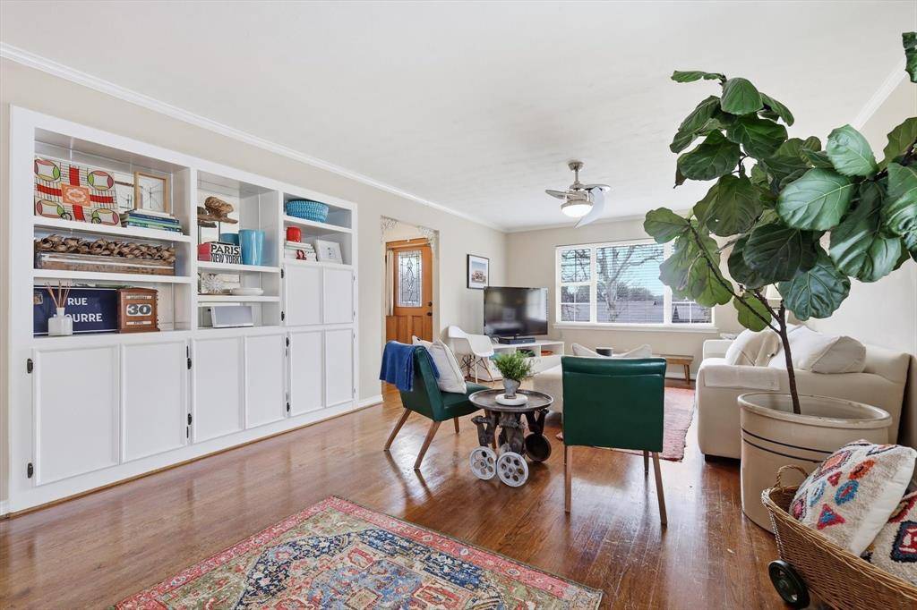 10029 Shadyview Drive, Dallas, TX 75238