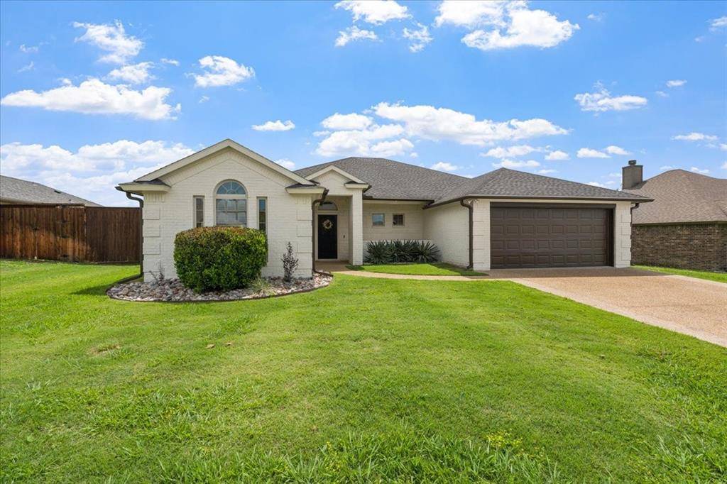 909 Winged Foot, Corsicana, TX 75110