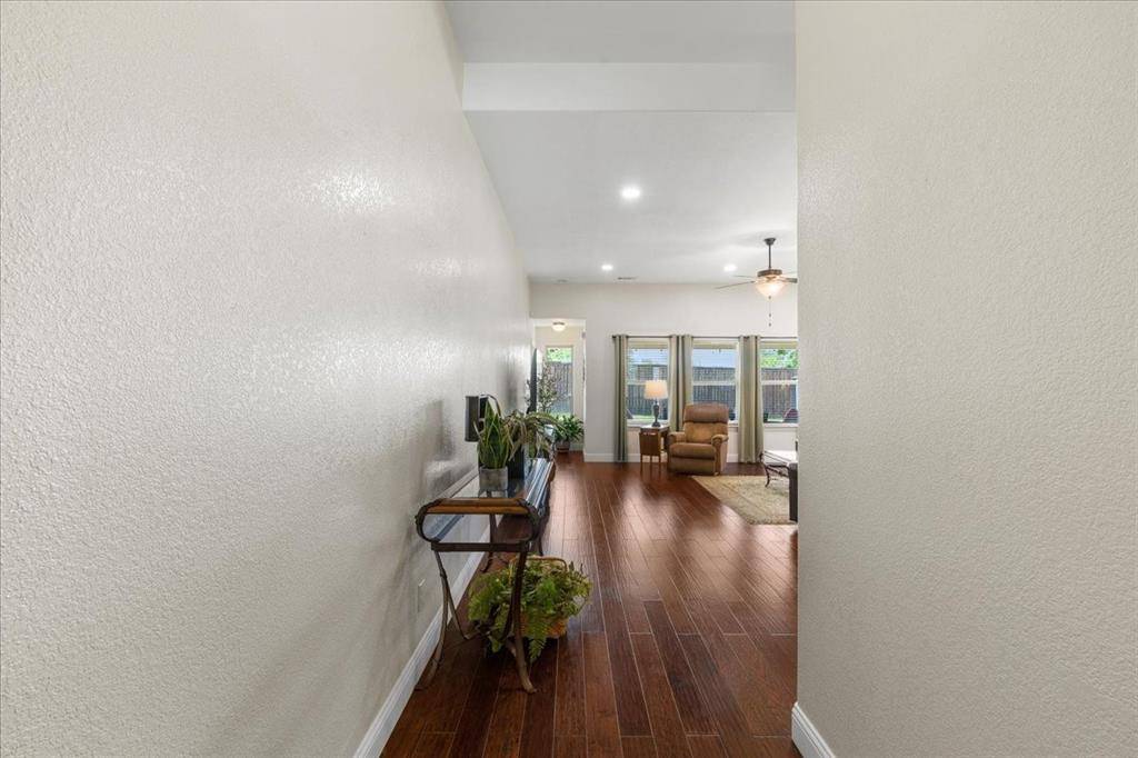 909 Winged Foot, Corsicana, TX 75110