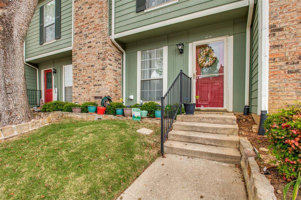 22 Abbey Road, Euless, TX 76039