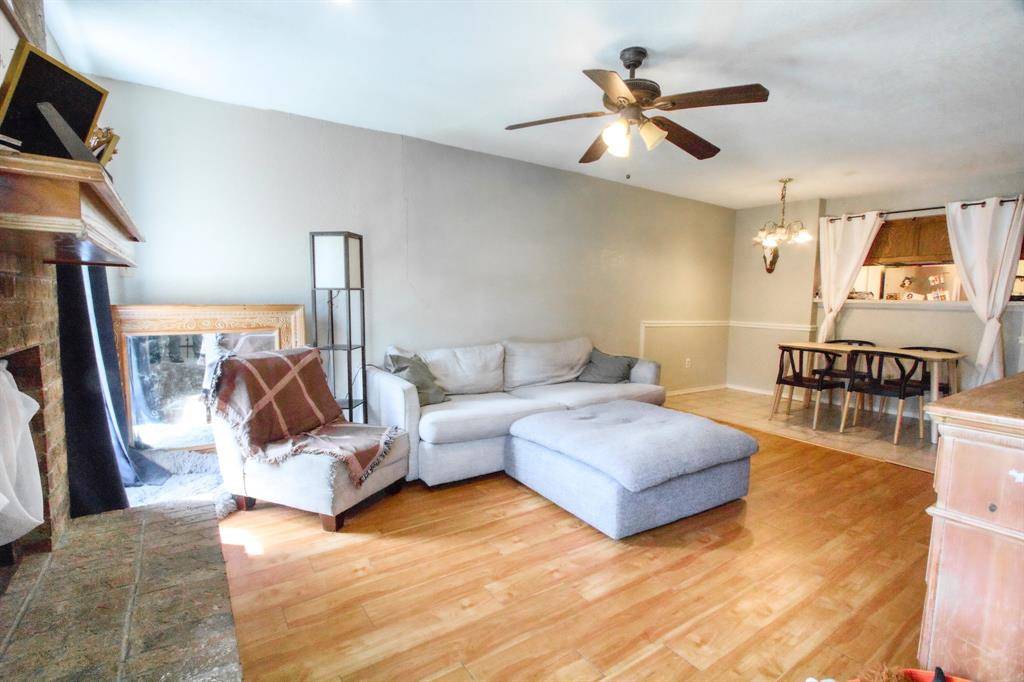 2400 Summer Place Drive, Arlington, TX 76014