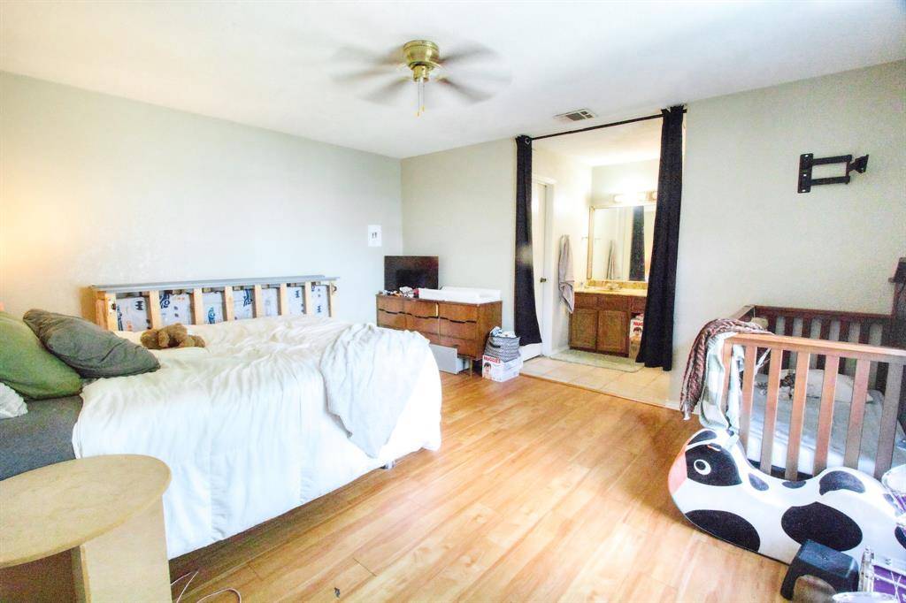 2400 Summer Place Drive, Arlington, TX 76014