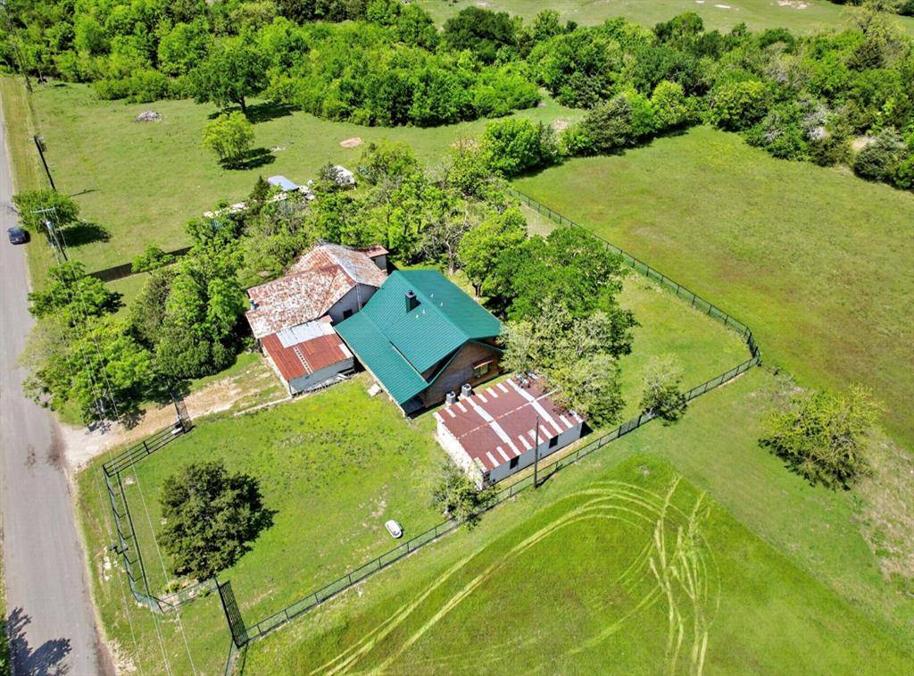858 County Road 1006, Celeste, TX 75423